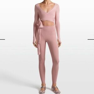 NWT Skims x Nike vLine Stirrup Legging